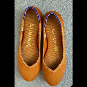 Rothy’s The Flat in Fawn LIKE NEW- Size 8
